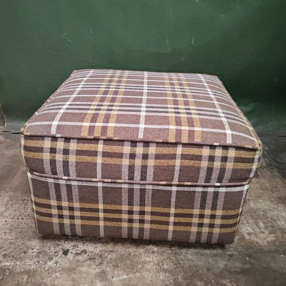 CHECKERED FABRIC FOOTSTOOL IN BROWN/YELLOW/WHITE