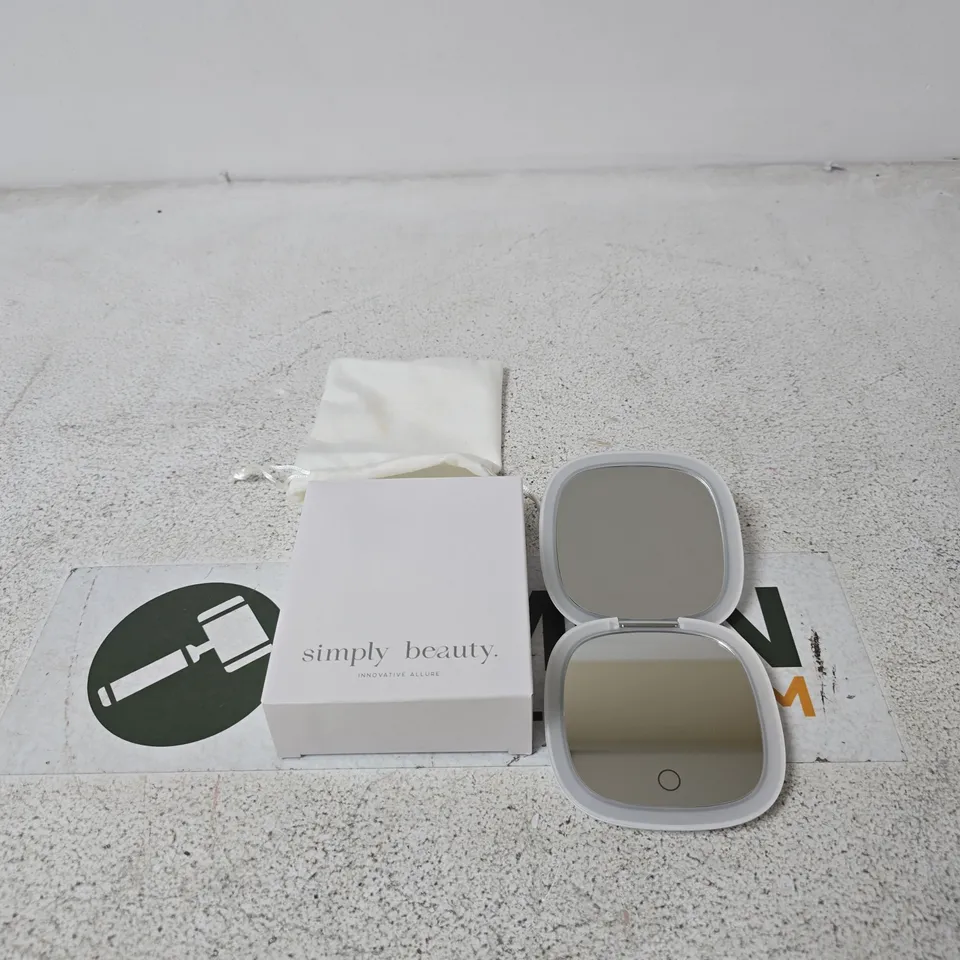 SIMPLY BEAUTY COMPACT MIRROR IN DRAWSTRING POUCH WHITE