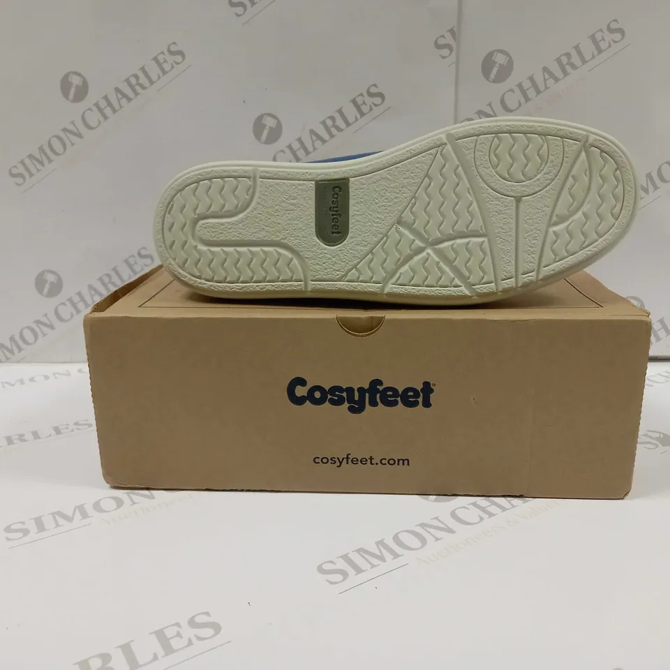 BOXED PAIR OF COSYFEET KAMA SHOES UK SIZE 6 