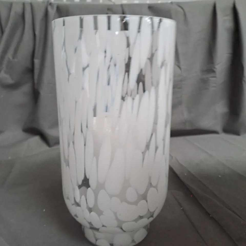 JM BY JULIEN MACDONALD HURRICANE VASE AND WAX LED CANDLE