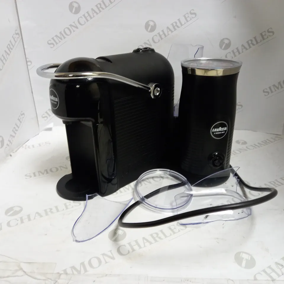 LAVAZZA LM 700 COFFEE MACHINE