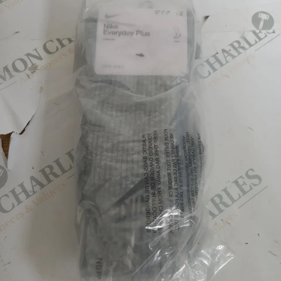 NIKE EVERYDAY PLUS GREY SOCKS SIZE L