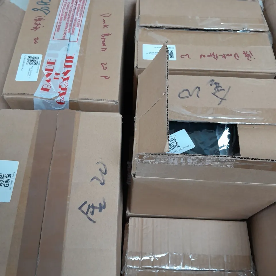 BOX OF APROX 100 ELLE SKIN KITS / COLLECTION ONLY 