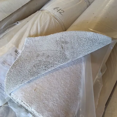 ROLL OF QUALITY ECLIPSE BEACH CAVE CARPET // APPROX SIZE: 4.0 X 5.2m