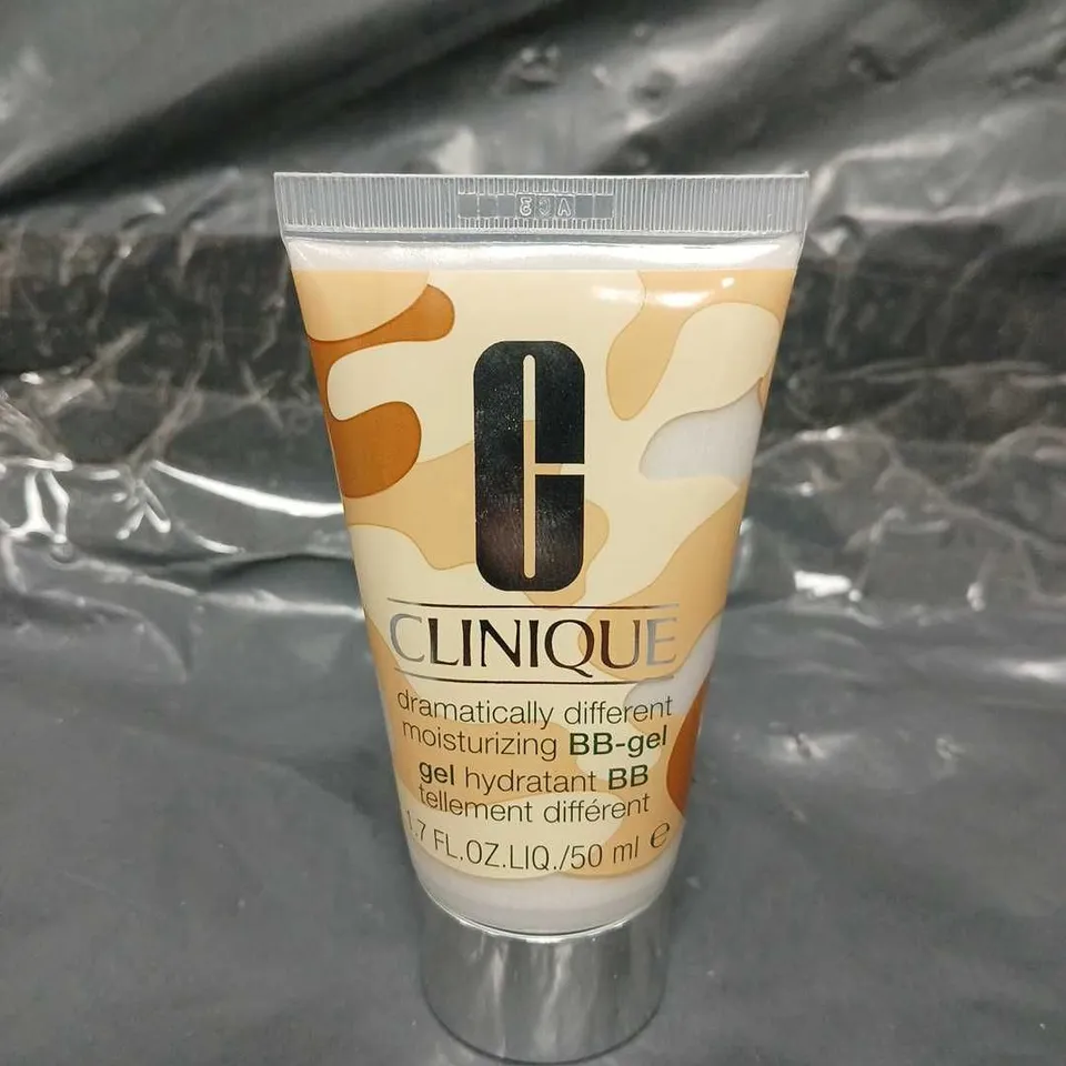 CLINIQUE MOISTURISING GEL BB DRAMATICALLY DIFFERENT 50ML