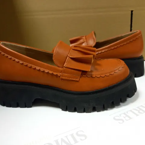 KOI TAN PLATFORM LOAFERS - SIZE 3