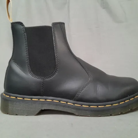 BOXED PAIR OF DR MARTENS ANKLE BOOTS IN BLACK UK SIZE 11