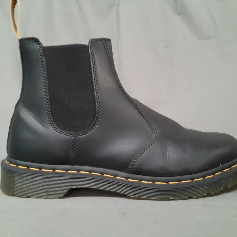 BOXED PAIR OF DR MARTENS ANKLE BOOTS IN BLACK UK SIZE 11