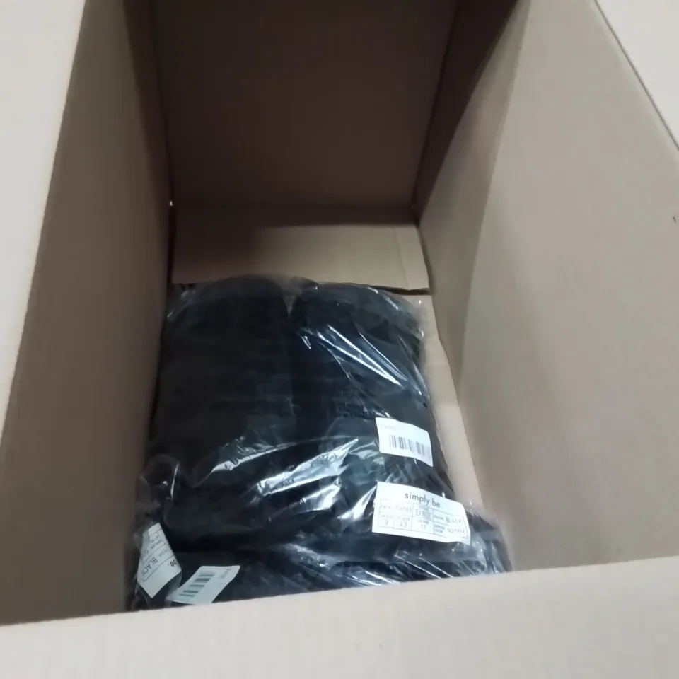 BOXED BRAND NEW APPROXIMATELY 3 SIMPLY BE PHOEBE EX WIDE FOOT SHOES BLACK SIZE 9