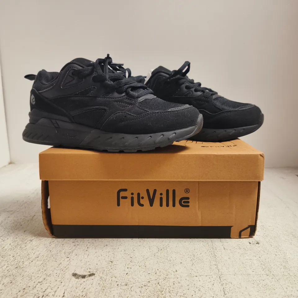BOXED PAIR OF FITVILLE TRAINERS IN BLACK SIZE 3.5