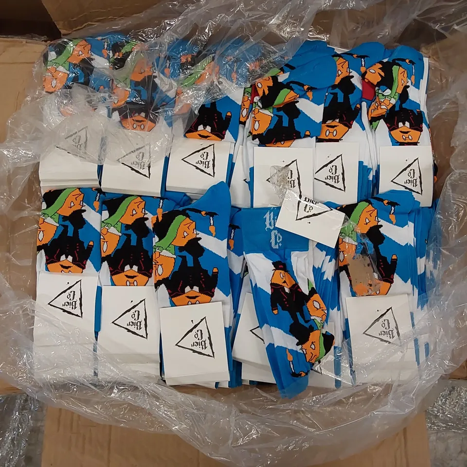 BOX OF APPROXIMATELY 360 PAIRS OF BRAND NEW BIER CO SOCKS (1 BOX)