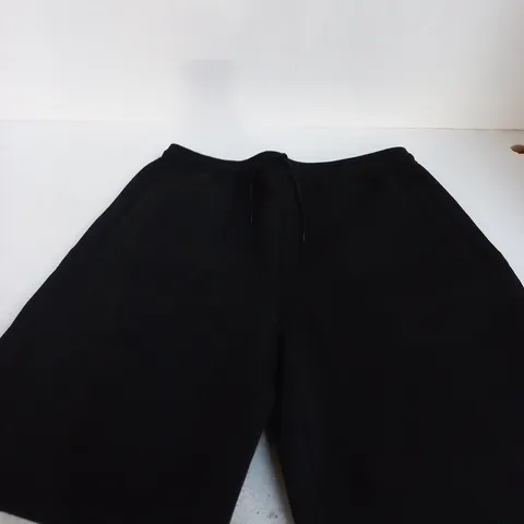 WEEKDAY SHORTS IN BLACK – UK SIZE L (SIMON JERSEY)