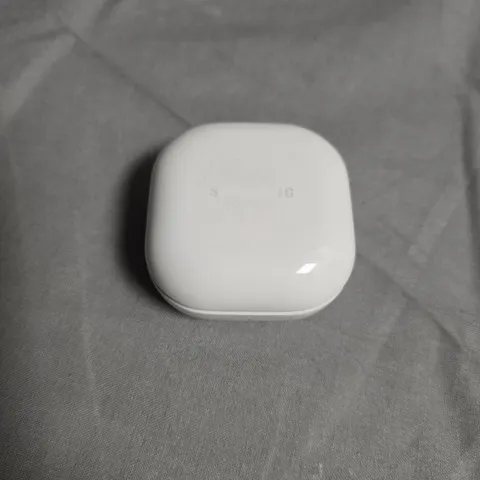 SAMSUNG GALAXY BUDS – TRUE WIRELESS EARBUDS WITH CHARGING CASE (SOUND BY AKG)