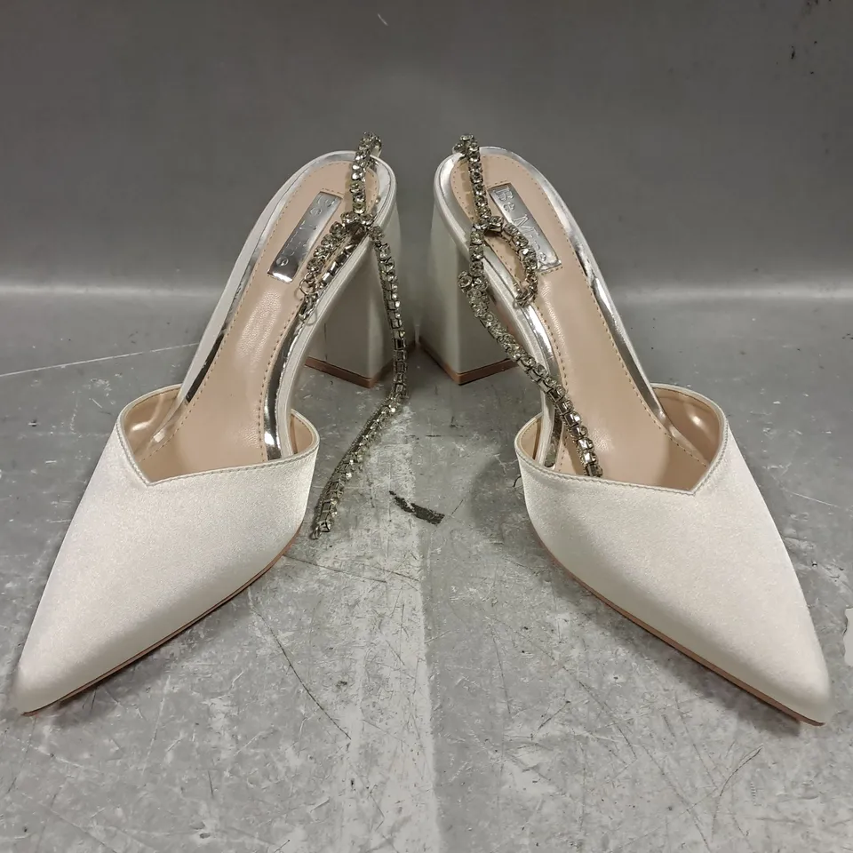 BOXED PAIR OF BE MINE BRIDAL FRANKIE EMBELLISHED HEELED POINTED TOE SHOES IN IVORY SATIN SIZE 6