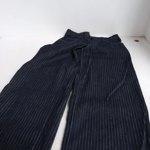 MOTEL WOMEN’S PINSTRIPE TROUSERS – PERFECT PAIR (W26 L30)