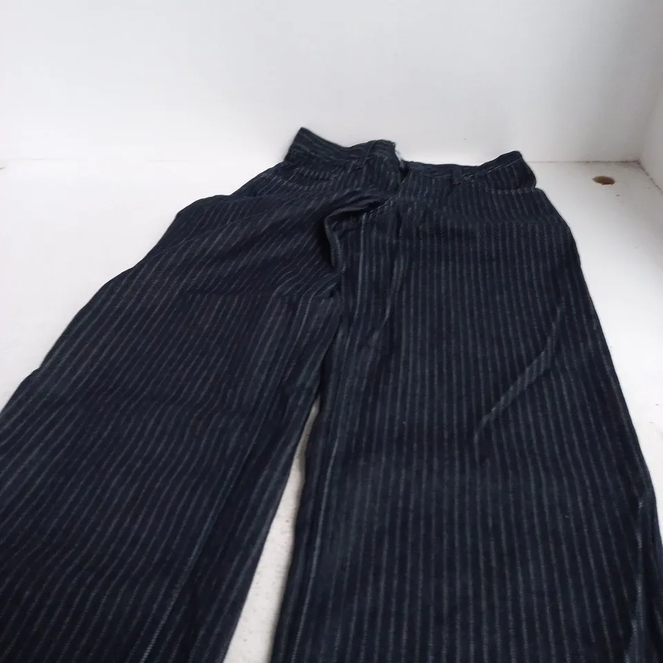 MOTEL WOMEN’S PINSTRIPE TROUSERS – PERFECT PAIR (W26 L30)