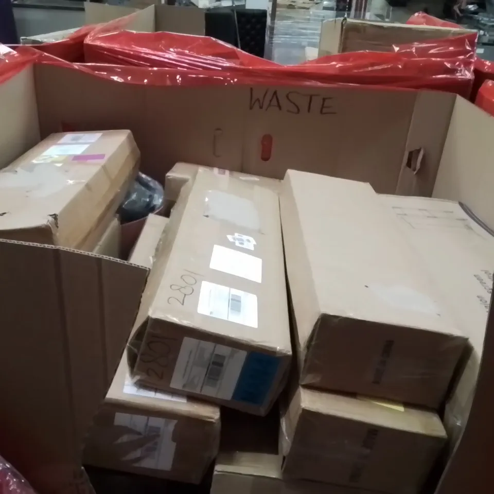 PALLET OF ASSORTED HOUSEHOLD GOODS AND PRODUCTS TO INCLUDE;CAT LITTER TRAY,PANS,CUTTING BOARD 