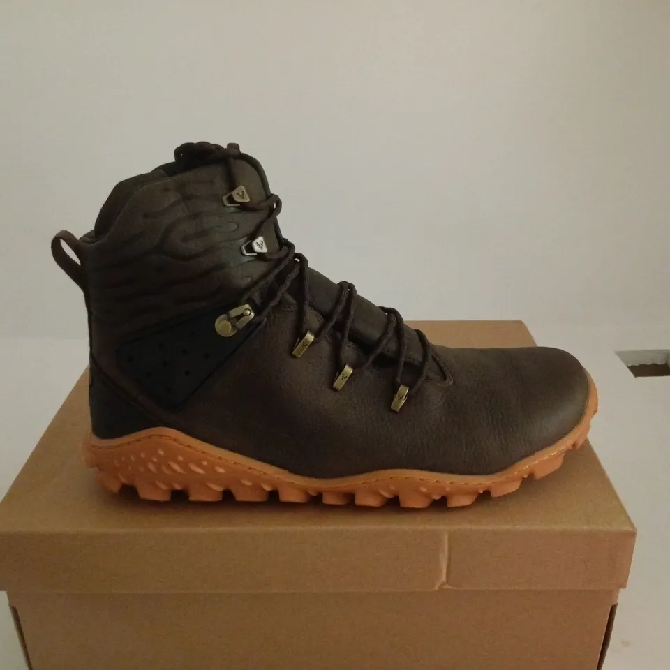 VIVOBAREFOOT TRACKER FOREST BRACKEN LEATHER BOOT UK 11 BOXED