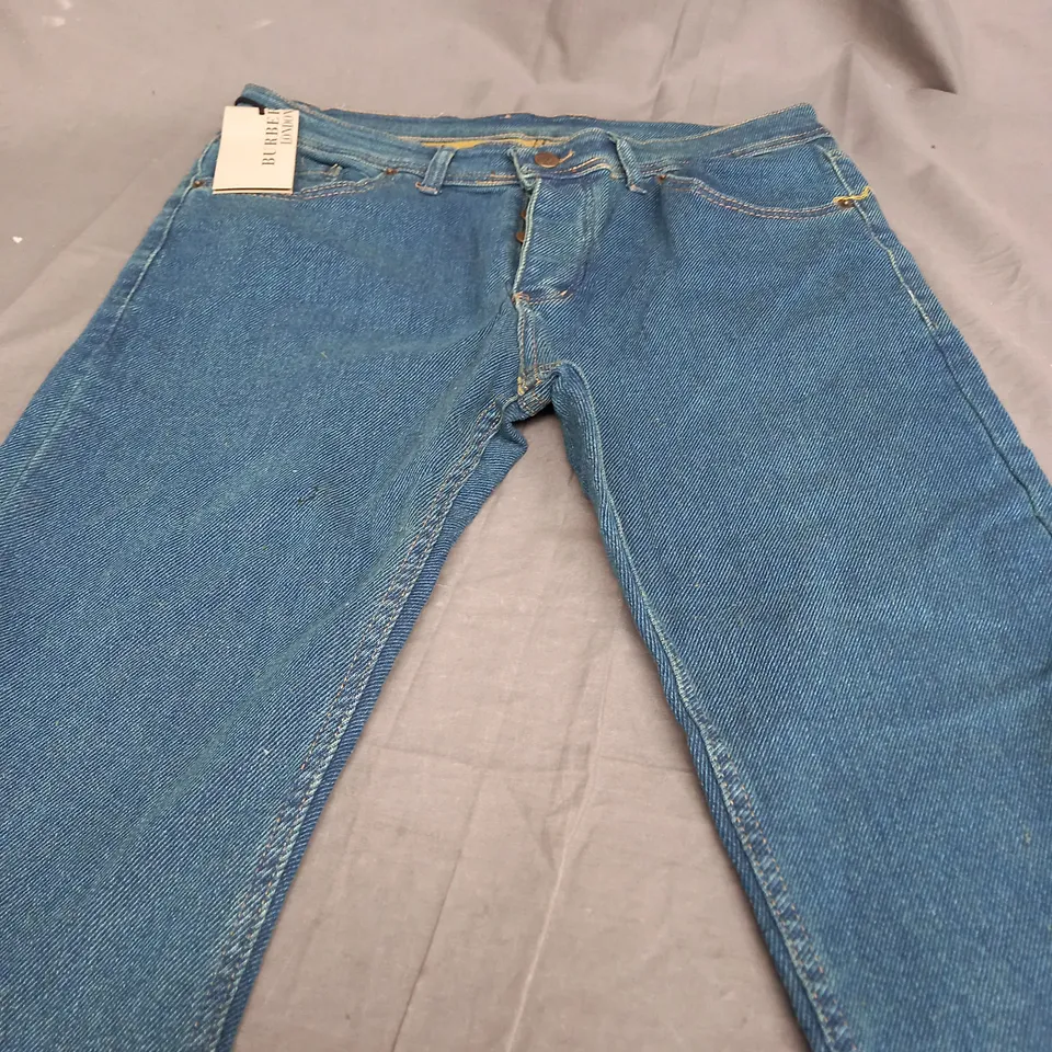 BURBERRY LIGHT DENIM JEANS - W36 30L