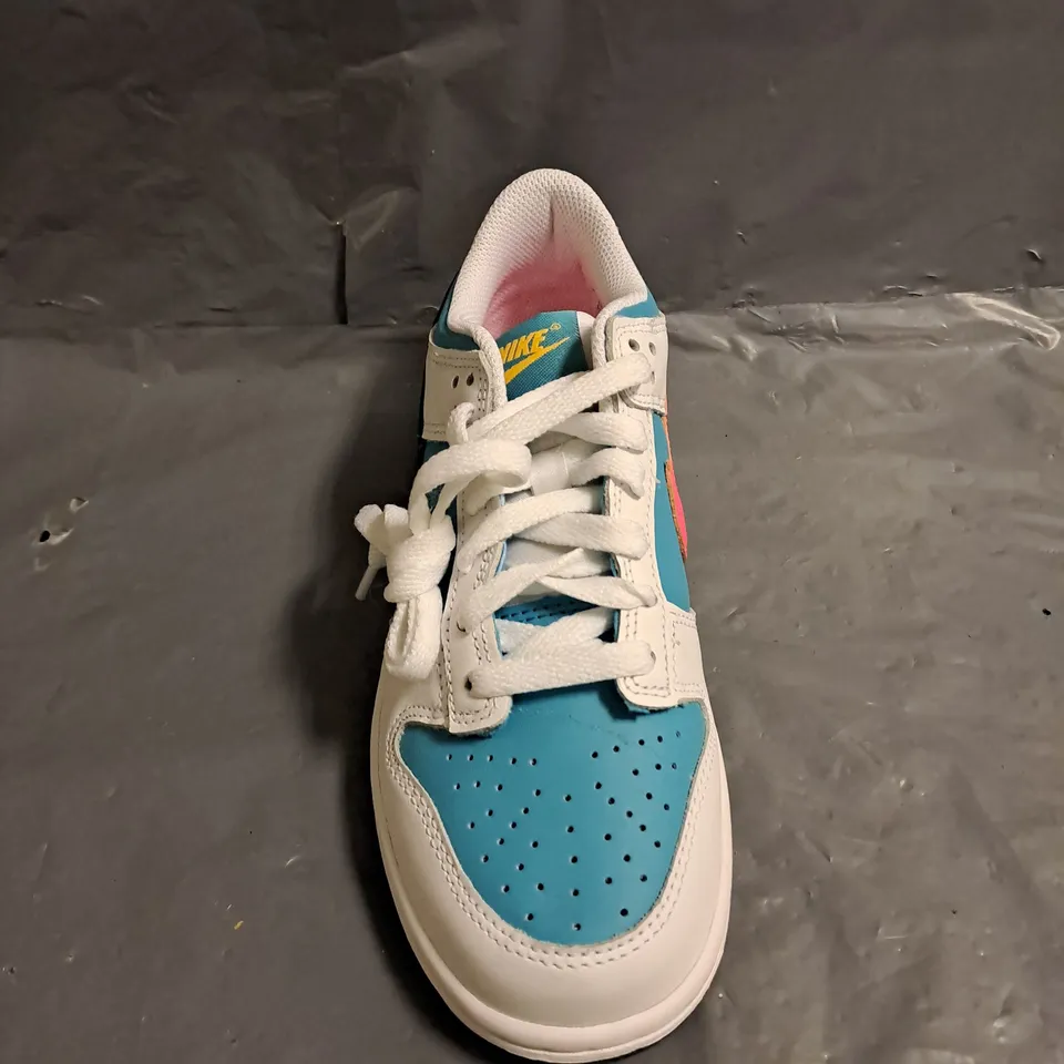 PAIR OF NIKE KIDS DUNK LOW IN DUSTY CACTUS/THUNDER BLUE SIZE UK 4.5