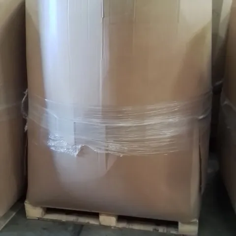 PALLET CONTAINING A LARGE QUANTITY OF HOSES 