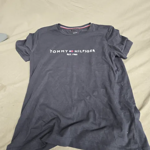 TOMMY HILFIGER BLACK XL LOGO SHIRT 