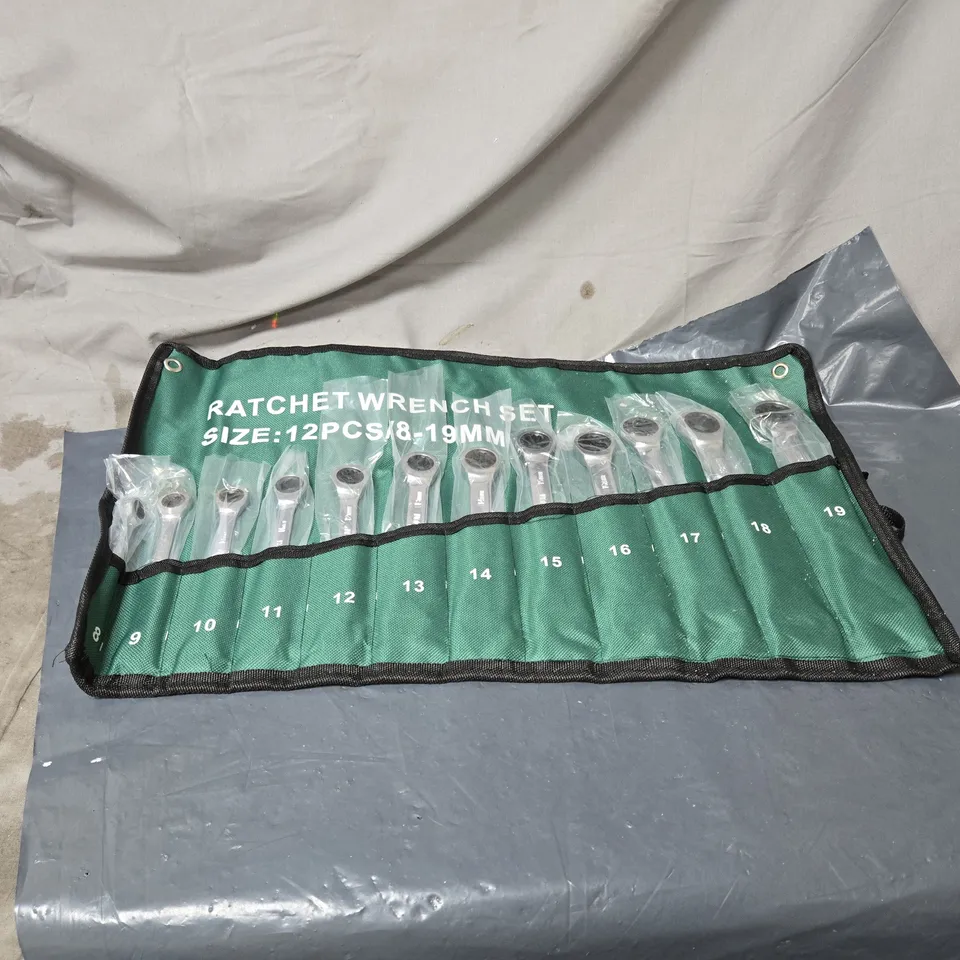 12 PIECE RATCHET SET
