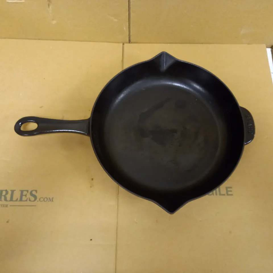 STAUB FRYING PAN WITH CAST IRON HANDLE 26CM