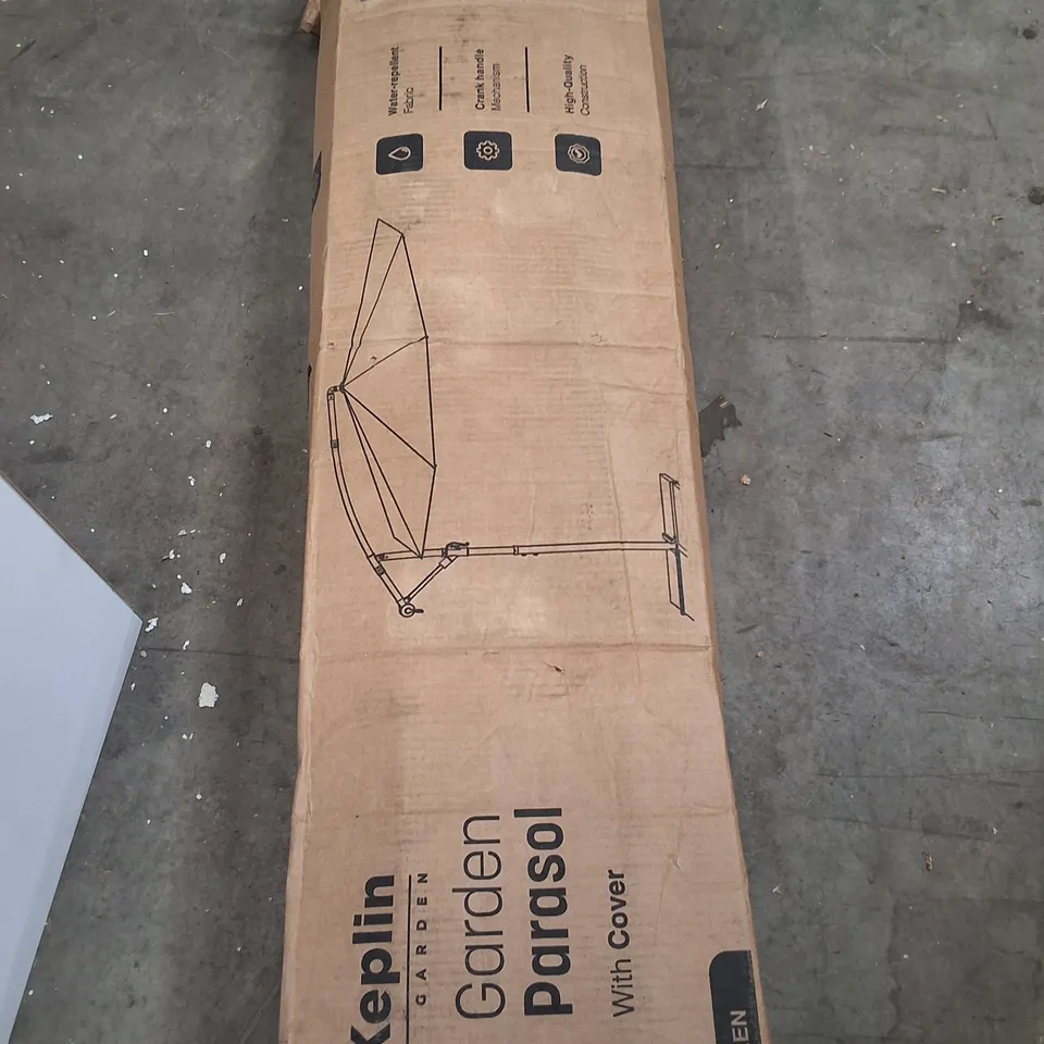 BOXED KEPLIN GARDEN PARASOL WITH COVER - GREEN