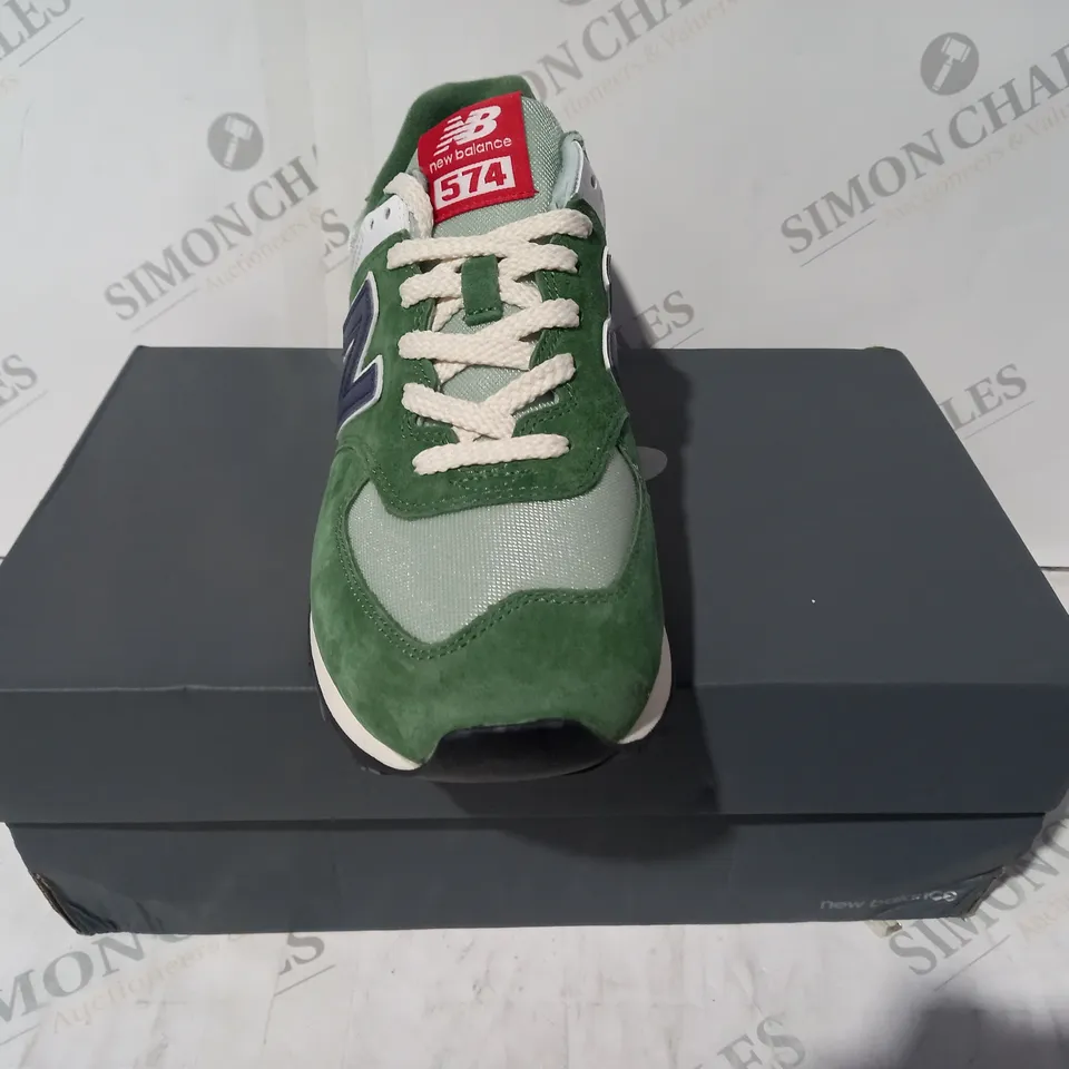 BOXED PAIR OF NEW BALANCE TRAINERS IN GREEN UK SIZE 8