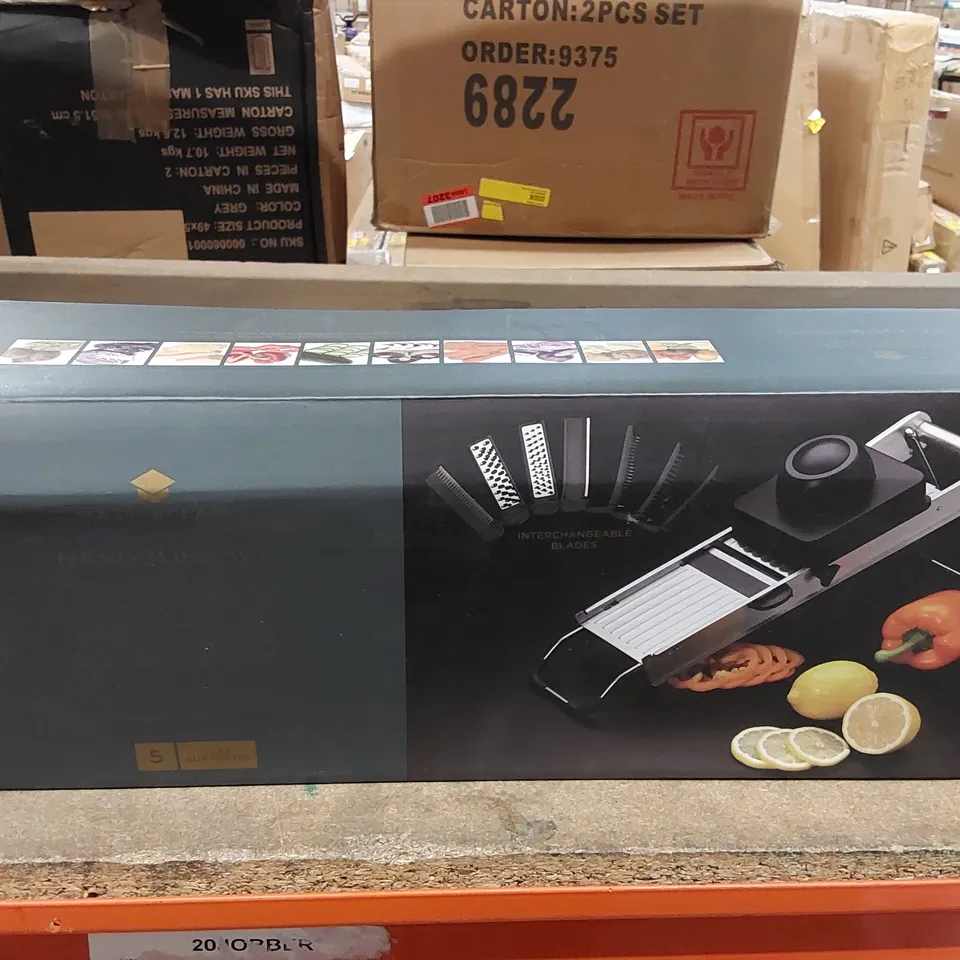 BOXED MASTERCLASS STAINLESS STEEL MANDOLINE SET (1 BOX)