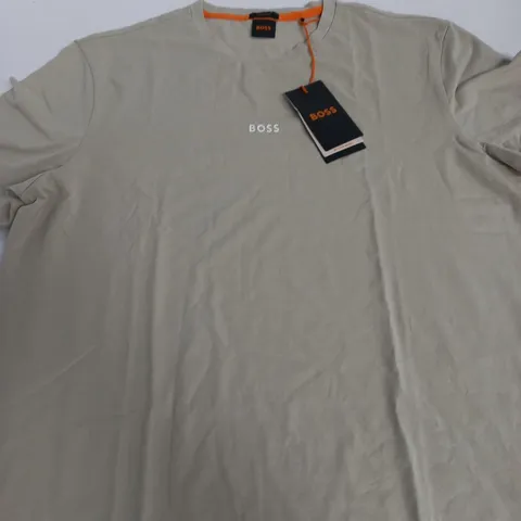 HUGO BOSS T-SHIRT – SIZE M