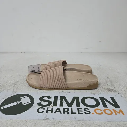 VIONIC WOMEN'S BEIGE RIBBED STRAP SLIDES SIZE 7
