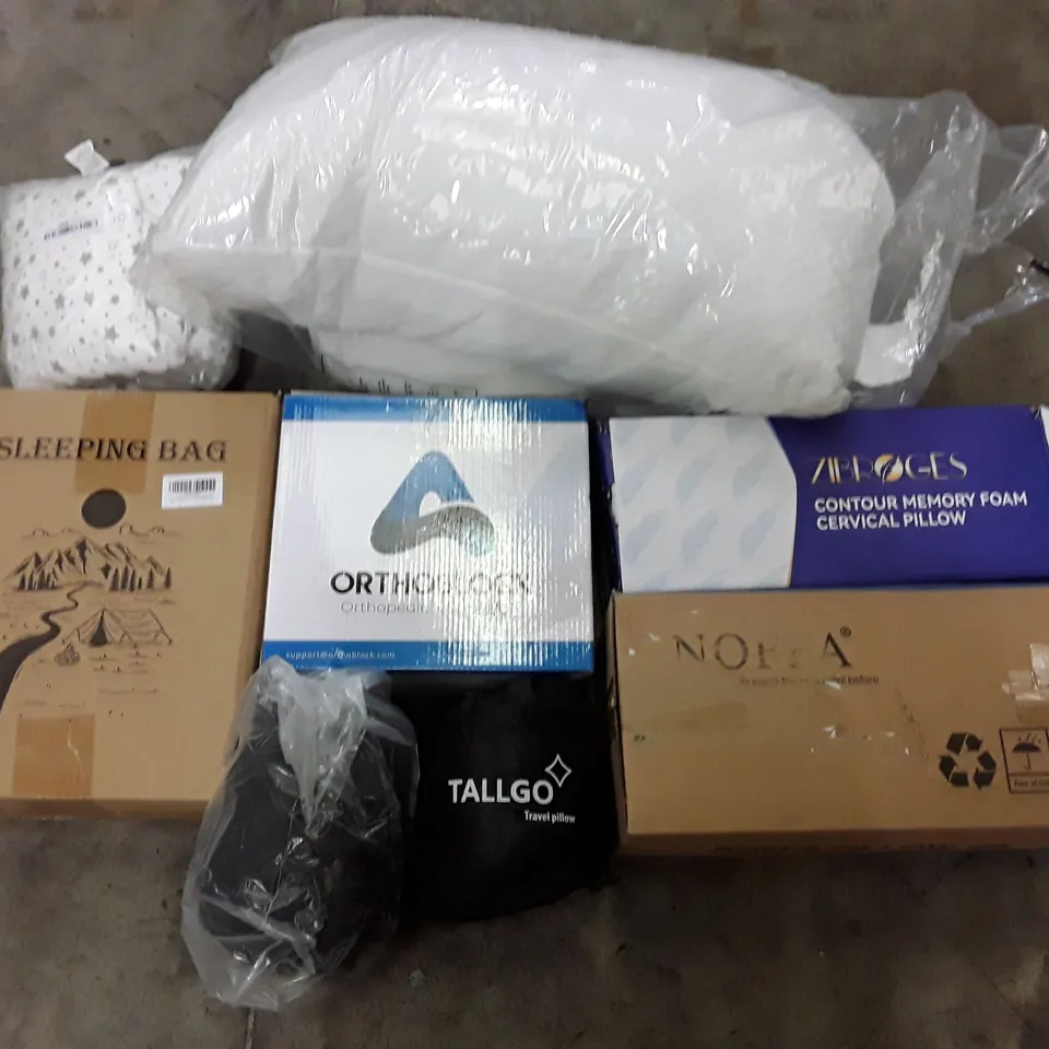 PALLET CONTAINING ASSORTED PILLOWS & CUSHIONS INCLUDING SLEEPING BAG, NOFFA PILLOW, ORTHOPAEDIC KNEE PILLOW, MEMORY FOAM CERVICAL PILLOW