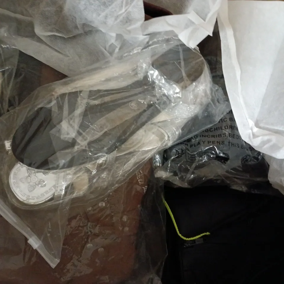 BOX OF APPROXIMATELY 15 ASSORTED PAIRS OF SHOES AND FOOTWEAR ITEMS IN VARIOUS COLOURS, STYLES, AND SIZES - COLLECTION ONLY