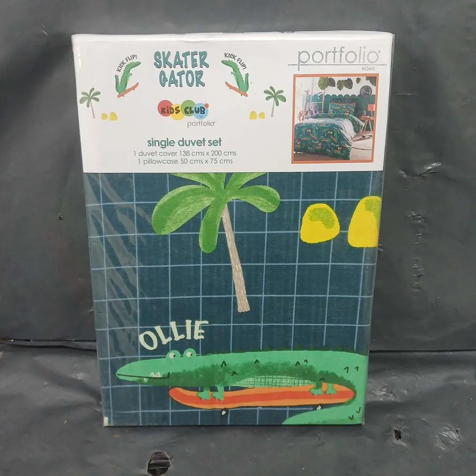 SEALED PORTFOLIO SKATER GATOR DUVET SET - SINGLE 