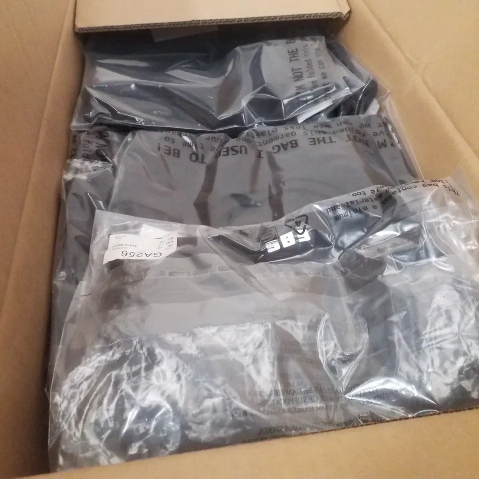 BOX CONTAINING APPROXIMATELY 32 BRAND NEW SIMPLY BE BLACK/WHITE PIPING VEST - SIZE 16