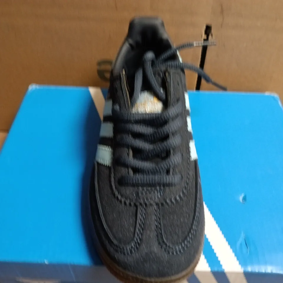 BOXED PAIR OF KIDS ADIDAS HANDBALL SPEZIAL C TRAINERS - UK SIZE 11.5 - KIDS 