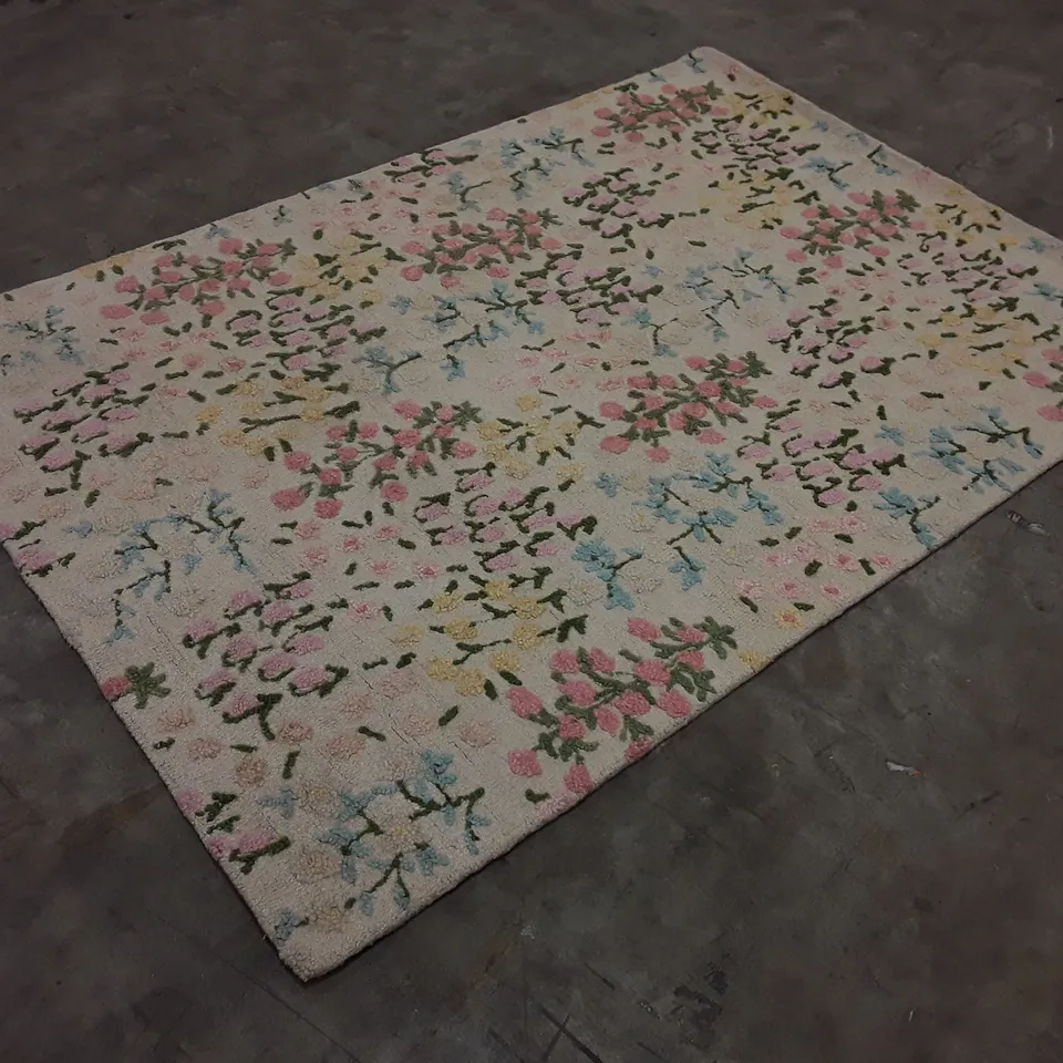 QUALITY DESIGNER AREA RUG APPROXIMATELY 160×230CM