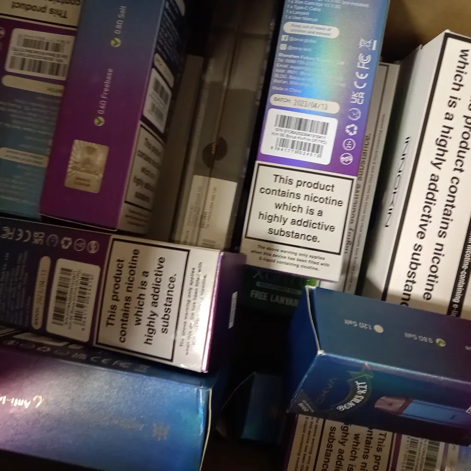 APPROXIMATELY 20 ASSORTED BOXED VAPING PRODUCTS TO INCLUDE INNOKIN ENDURA T18II, LOST VAPE URSA POCKET, OXVA XLIM X-TREME FLAVOUR ETC.
