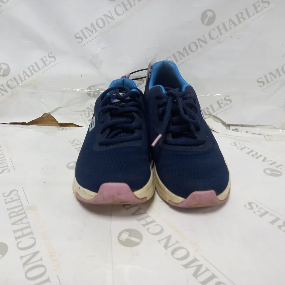 SKECHERS ARCH FIT MESH UPPER TRAINER UK SIZE 5 - BLUE AND PINK