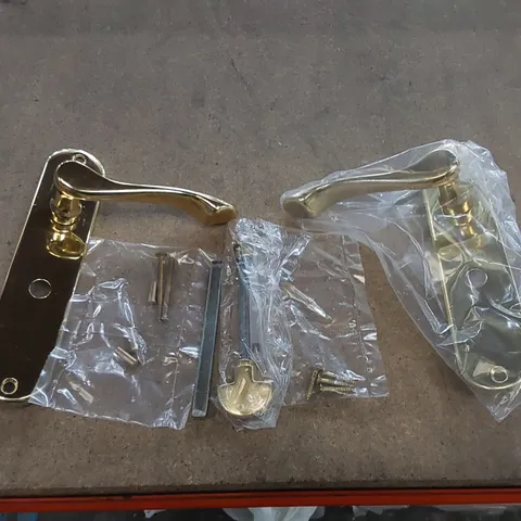 BOXED KENSINGTON BATHROOM LOCK DOOR HANDLES - SET OF 2