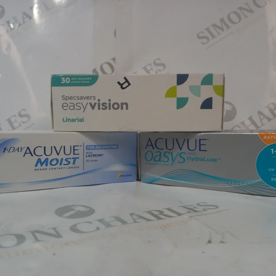 APPROXIMATELY 20 ASSORTED HOUSEHOLD ITEMS TO INCLUDE ACUVUE MOIST CONTACT LENSES, ACUVUE OASYS CONTACT LENSES, ETC