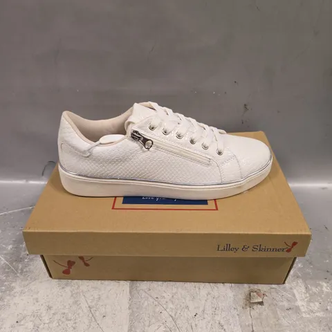 BOXED PAIR OF LILLEY & SKINNER TRAINERS IN WHITE - 7