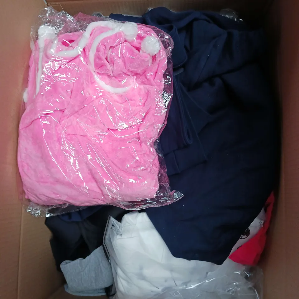 LARGE BOX OF APPROXIMATELY 20 ASSORTED CLOTHING ITEMS IN VARIOUS SIZES, STYLES AND COLOUR 