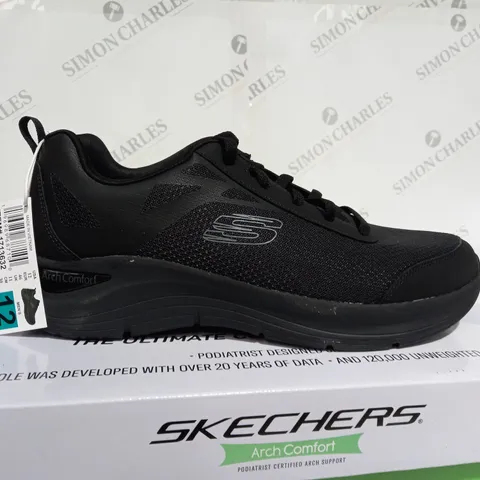 BOXED SKETCHERS BLACK COMFORT SNEAKER SIZE - UK 11