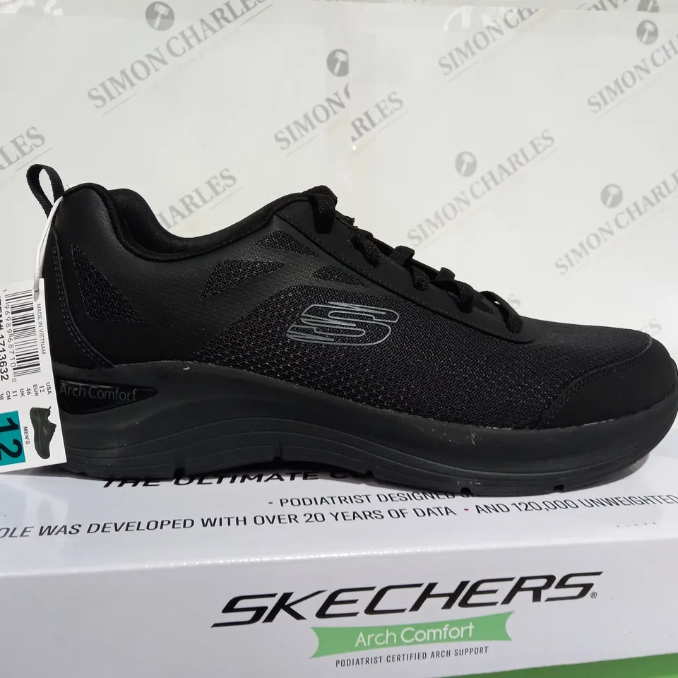 BOXED SKETCHERS BLACK COMFORT SNEAKER SIZE - UK 11