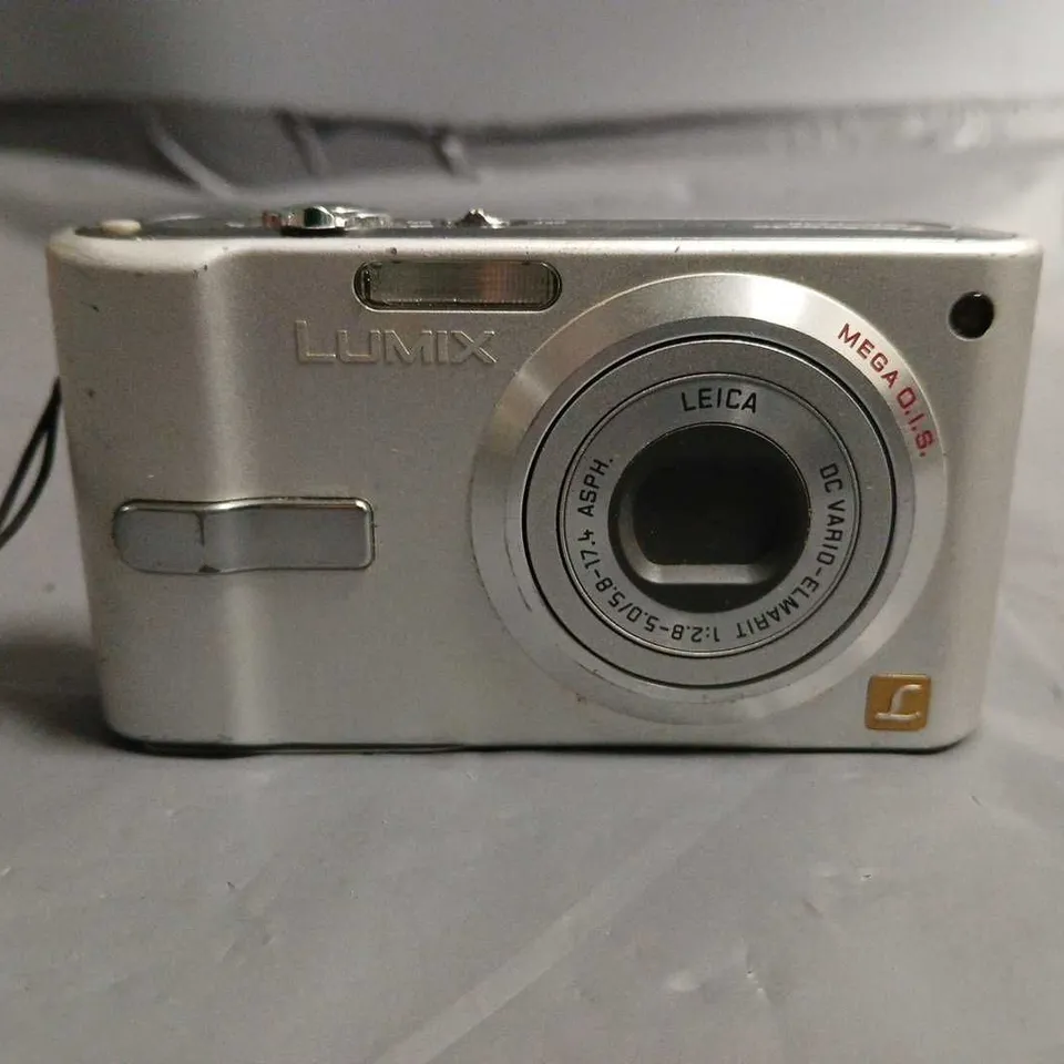 UNBOXED PANASONIC LUMIX DMC-FX10 CAMERA