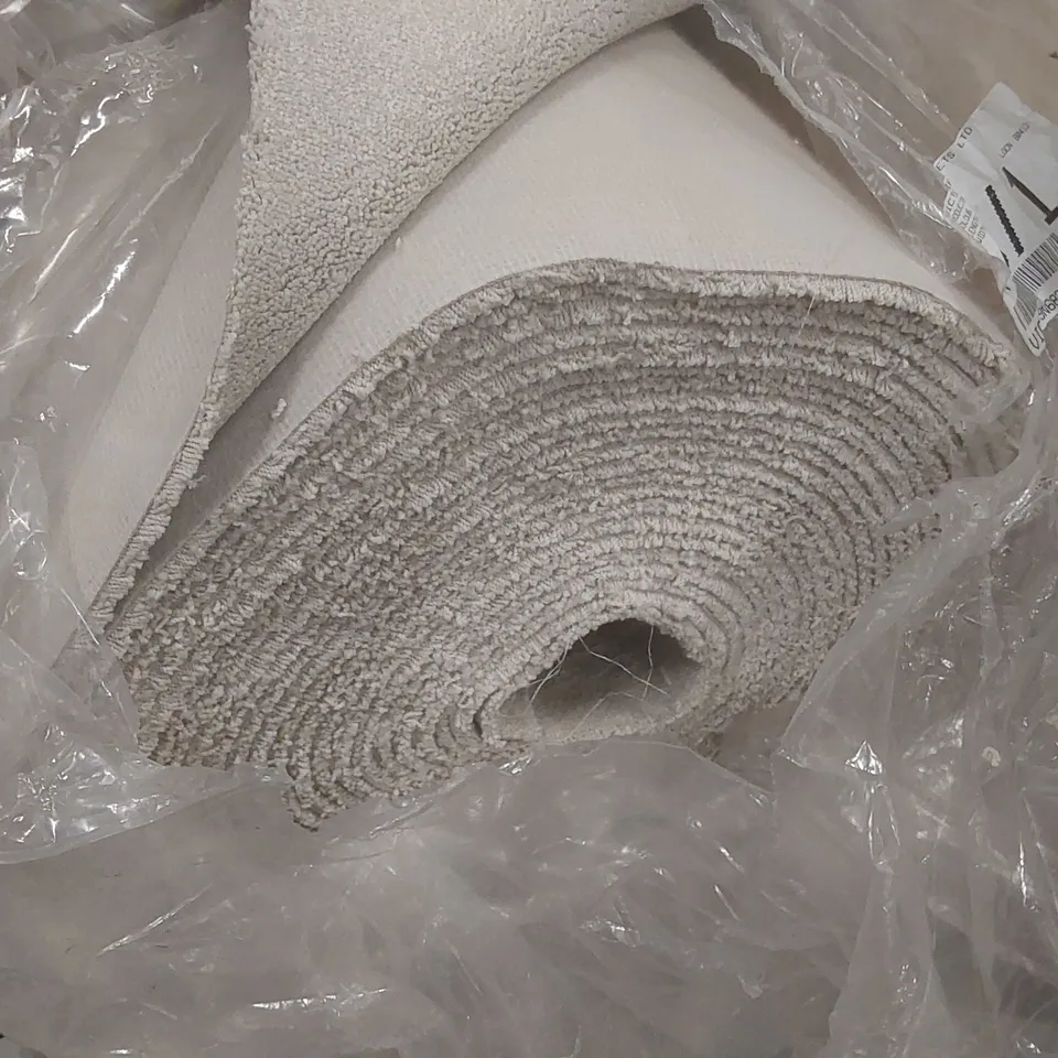ROLL OF QUALITY GRACE DIVINE CARPET - APPROXIMATELY 25 x 4m