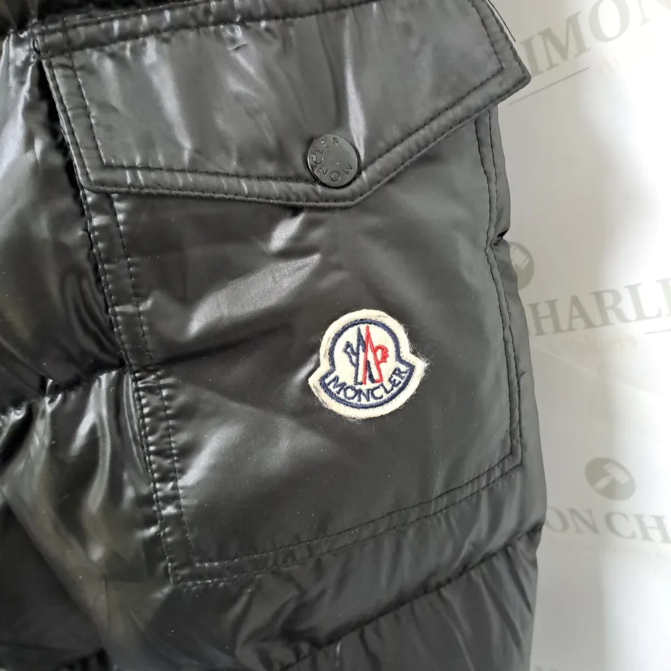 MONCLER ZIPPED PADDED COAT SIZE UNSPECIFIED